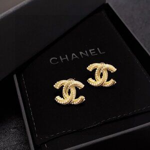 ✨✨Chanel earrings✨✨